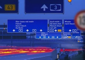 holzweg auf der autobahn